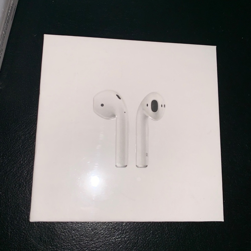 New! Airpods 2 w/ Wireless Charging Case